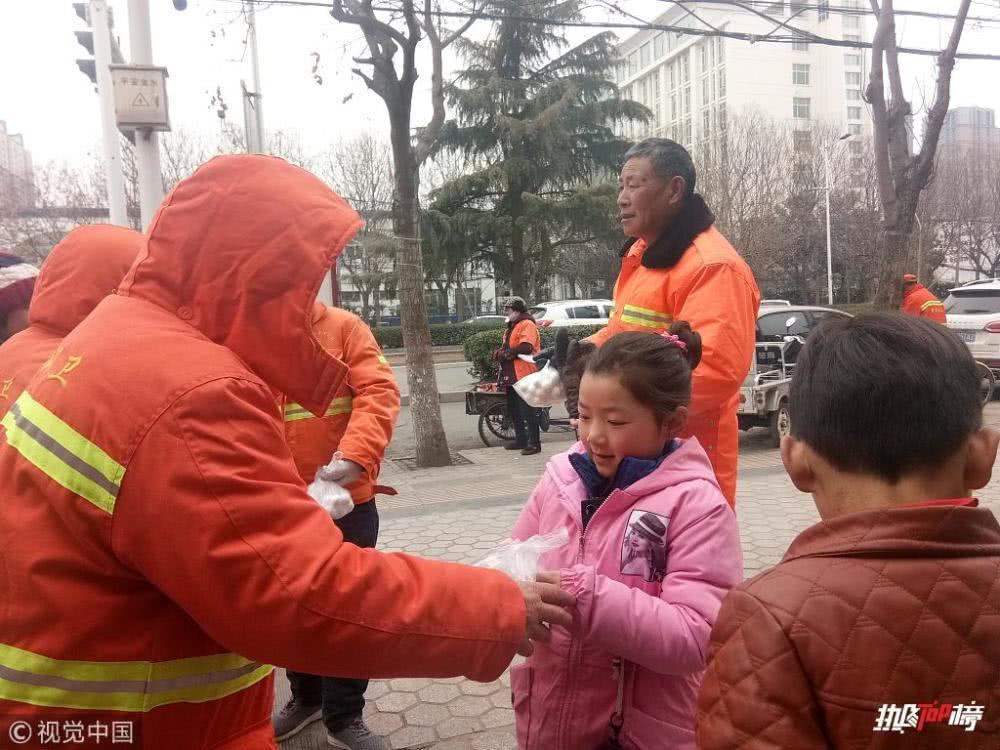 [闻图志] 故宫“上元之夜”一票难求 宾利撞死的哥逃逸 今日图说 第49张